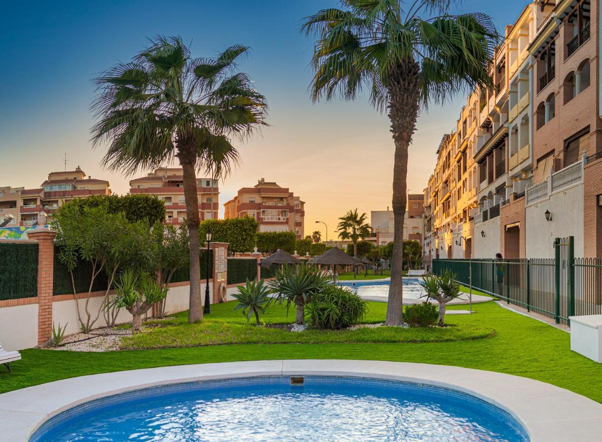 Apartamento 90 M2 En La Mejor Zona De Roquetas Roquetas de Mar Exterior photo